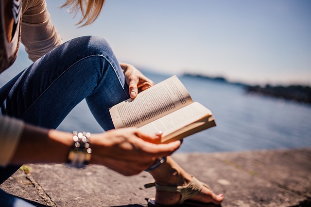 books-640x480-17610157.jpeg