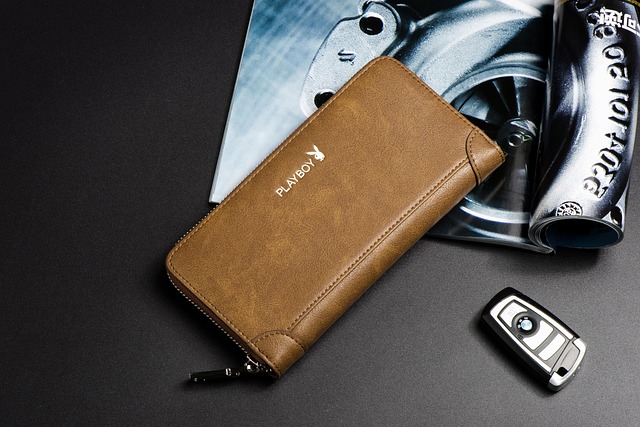 e-wallet-640x480-20721849.jpeg
