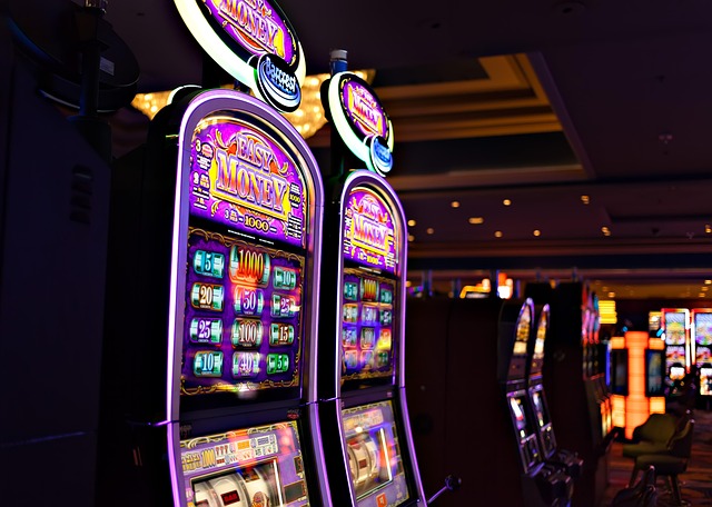 Fruit Machines: Evolution, Mechanics, & Rise of Online Slots