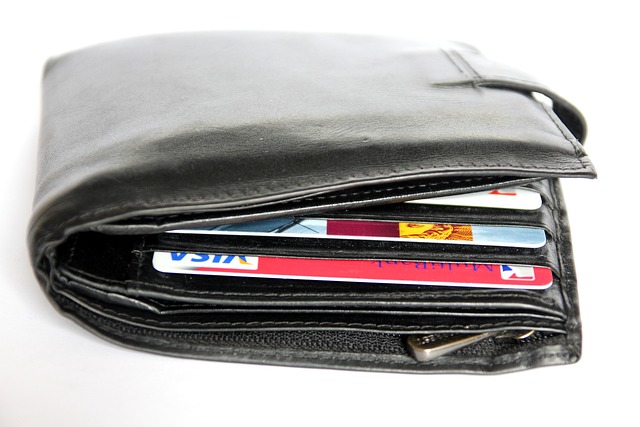 e-wallet-640x480-67553965.jpeg